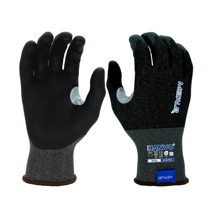 21‑gauge ultra‑thin polyester MetalQ tungsten core‑spun liner delivers ANSI A6 high‑level cut protection with outstanding finger dexterity. Foam nitrile palm coating provides secure dry‑condition grip; seamless liner reduces hand fatigue for long‑shift work, fully touch‑screen compatible. Dual ANSI & EN388 certified, suitable for precision component assembly, light metal trimming, electronics inspection and delicate manual handling.